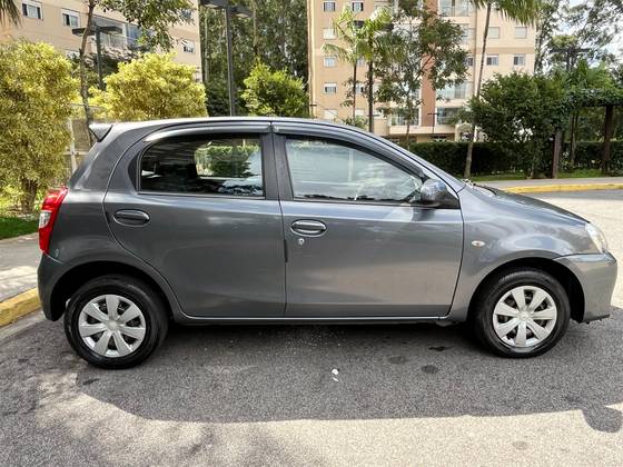 TOYOTA ETIOS 1.5 XS 16V FLEX 4P MANUAL